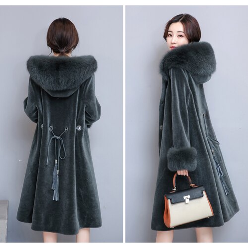 Plus Size Mother Coat 2019 New Winter Women Fur Coat Clothing Female Sheep Shearing Coat Faux Fox Fur Hooded Long Jacket NS1442