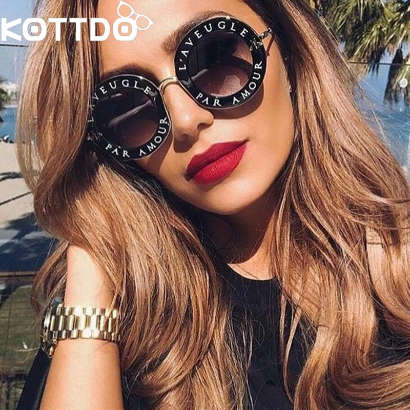 KOTTDO New Vintage Sunglasses Fashion Round Sunglasses Letters Bee Sun Glasses Gafas Oculos Feminino Sunglasses Women 2019